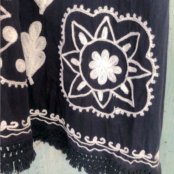 Very boho Ruby YaYa navy & white beach dress/cover up with braided embroidery - Picture 6 of 16